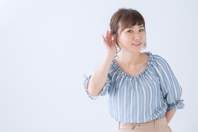 ピュレストのメンテナンスが必要なのかを聞いている女性